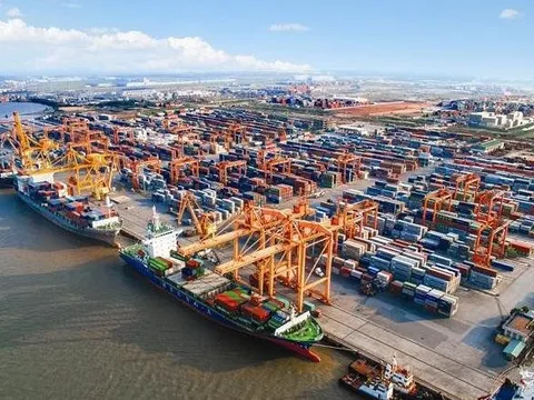 Gemadept, Viconship cùng loạt DN cảng biển sẽ hưởng lợi thế nào nếu tăng 10% giá bốc dỡ container?