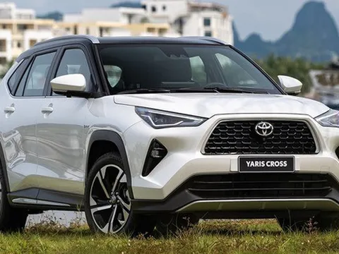 Loạt xe mới ra mắt VN tuần này: Yaris Cross và VF 6 có giá, Skoda và 3 mẫu xe điện Mercedes đều đáng chờ