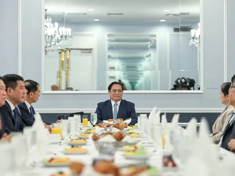 Thủ tướng Phạm Minh Chính ăn sáng làm việc với lãnh đạo doanh nghiệp Việt kiều