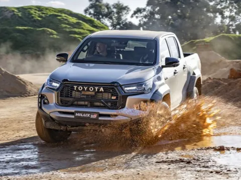 Toyota Hilux GR Sport chính thức được bán tại Úc với giá 73.990 AUD