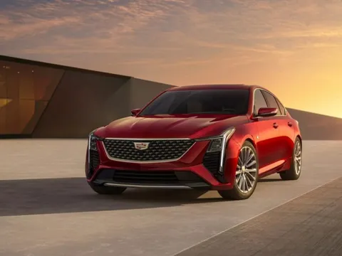 Cadillac CT5 2025 lộ diện với màn hình cong 33 inch