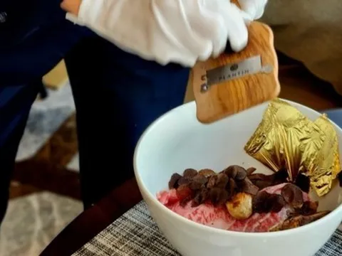 Bát phở giá hơn 4 triệu đồng có gì?