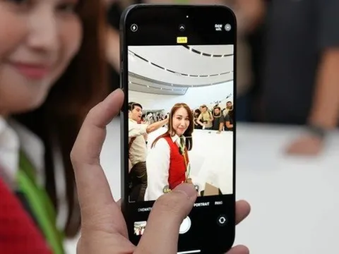 Apple mà trang bị thêm vài tính năng này, iPhone 15 chẳng những không bị chê mà còn "bán cháy hàng"!