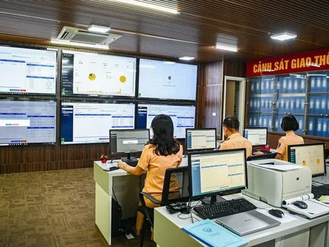 Biển số xe "ngũ quý 2" trúng đấu giá hơn 600 triệu đồng