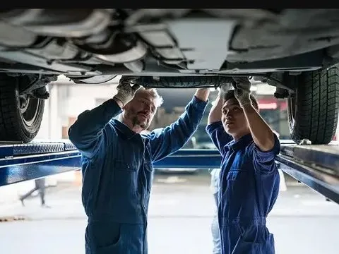 Ngành xe hơi Mỹ đau đầu với những lao động muốn được ‘tăng lương, nghỉ nhiều’ dù năng suất giảm tốc