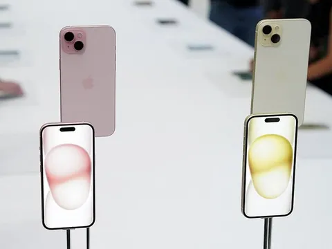 iPhone 15 chính hãng cháy hàng trên mọi mặt trận tại Việt Nam sau khi mở đặt trước