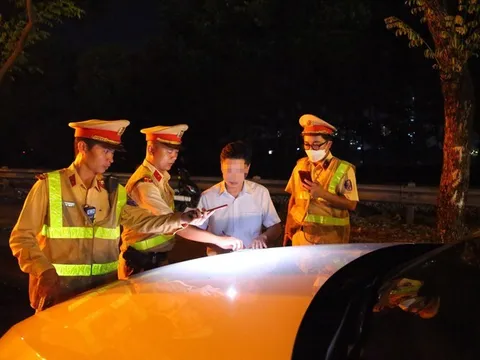 Chủ tịch phường "không chịu" đo nồng độ cồn nói gì?