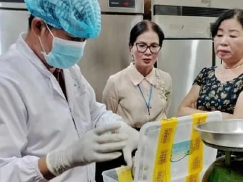 Vi khuẩn Salmonella có trong thịt heo xíu của bánh mì Phượng nguy hiểm thế nào?