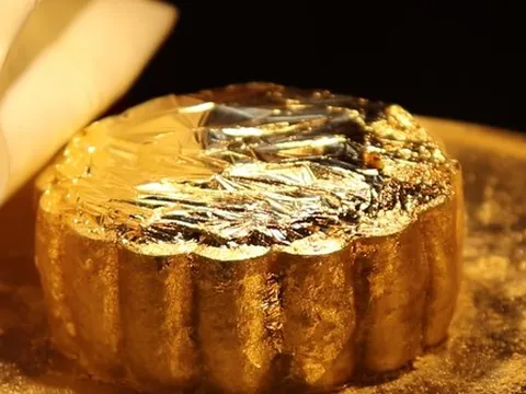 Bánh trung thu dát vàng giá vài triệu đồng