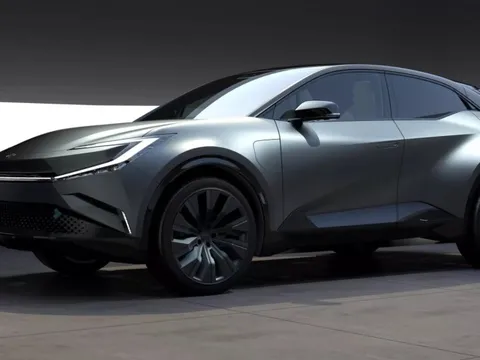 Toyota hé lộ SUV điện mới, kỳ vọng tầm vận hành vượt 500km nếu không muốn 'giẫm lên vết xe đổ'