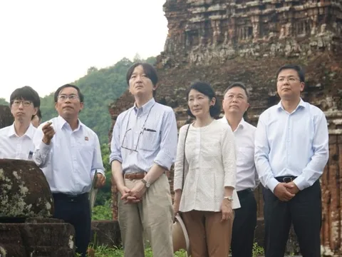 Hoàng Thái tử Nhật Bản và Công nương tham quan Mỹ Sơn