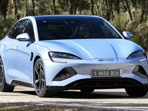 Với số bằng sáng chế gấp Tesla 16 lần, BYD làm được 1 việc mà "vua xe điện" không thể