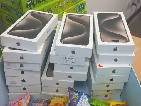 Hải quan Đà Nẵng tạm giữ lô hàng 20 iPhone 15 Pro Max, trị giá 700 triệu đồng