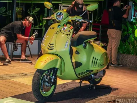 Vespa 946 phiên bản giới hạn 10 Anniversario 2023 giá hơn nửa tỷ đồng ra mắt
