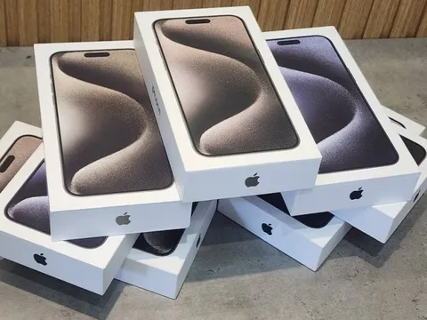 iPhone 15 Pro Max xách tay mất giá hơn 30 triệu đồng sau chưa đầy 1 tuần về Việt Nam