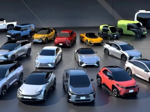 Nhìn Tesla, BYD chạy băng băng, Toyota đã bắt đầu ‘nóng mắt’ - lập tức muốn tăng gấp 3 sản lượng xe điện, đuổi kịp đối thủ sau 3 năm