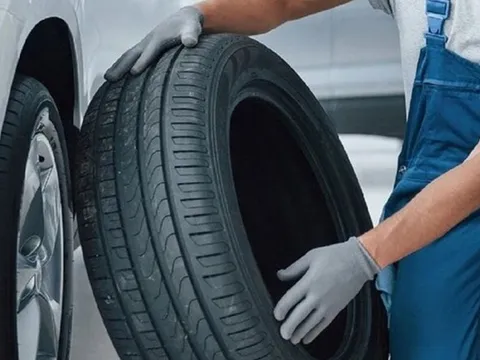 Có nên tráng keo lốp ô tô?