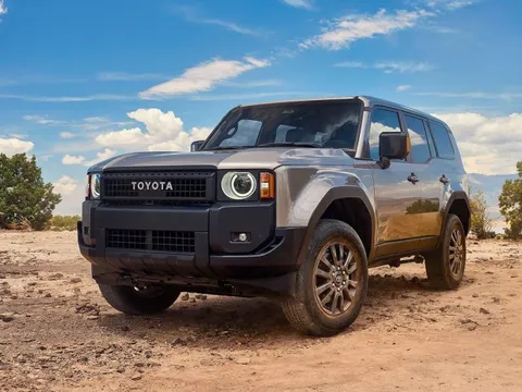 Toyota Land Cruiser Prado 2024 có thể về Việt Nam đầu năm sau: Dễ thành hàng hot với nhiều thay đổi từ trong ra ngoài