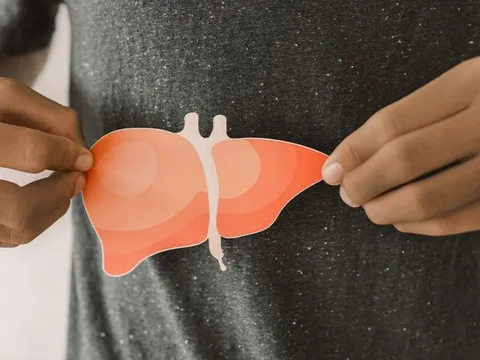 5 thói quen “bào mòn” lá gan mà nhiều người vẫn vô tư làm mỗi ngày