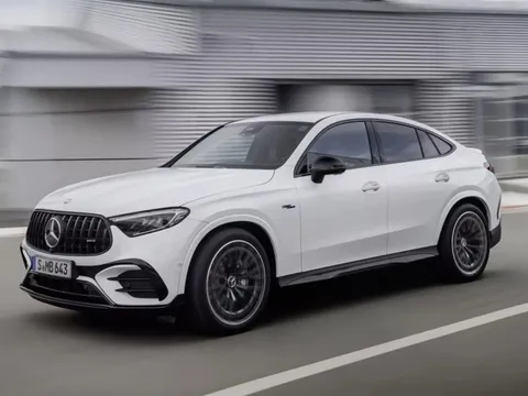 Mercedes GLC bản cao cấp bỏ động cơ dung tích lớn, chỉ còn động cơ 2.0L nhưng công suất cao hơn Lamborghini Urus