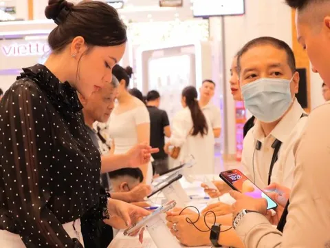 FPT Shop thu 150 tỷ trong một đêm nhờ iPhone 15, hàng loạt đại lý tại Việt Nam "cháy" hàng: Chuyện gì đã xảy ra?