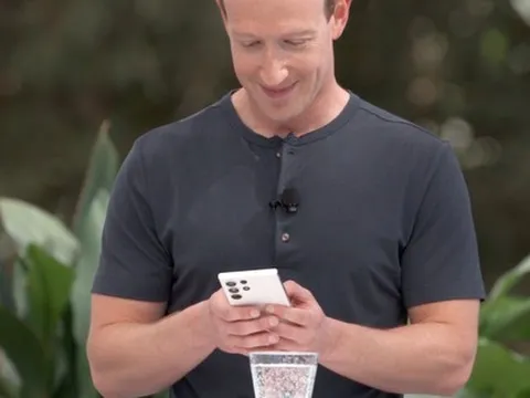 Giữa 'cơn sốt' iPhone 15, Mark Zuckerberg lại sử dụng Galaxy S23 Ultra để làm một việc quan trọng