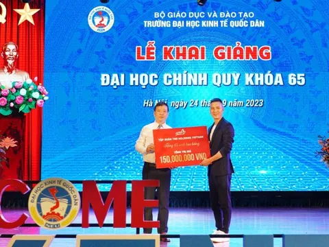 TNG Holdings Vietnam tiếp sức giấc mơ đến trường cho tân sinh viên khó khăn