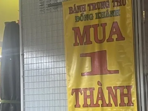 Bánh Trung thu bán tháo vẫn ế ẩm, chủ hàng tính mang đi từ thiện