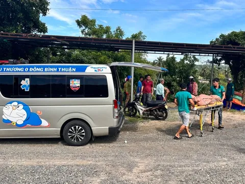 8 học sinh đi tắm thác Suối Tiên, 1 em tử vong