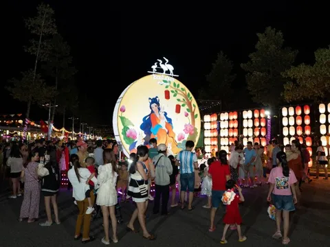 Đón trung thu rực rỡ cùng Lễ hội đèn lồng tại EcoLakes Mỹ Phước