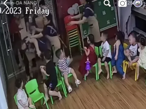Xôn xao clip giáo viên cơ sở mầm nom ẩu đả trước mặt trẻ