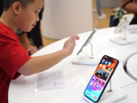 Chi 1.000 tỷ mua iPhone 15 trong ‘một nốt nhạc’, người Việt vẫn còn ‘bạo tay lắm’