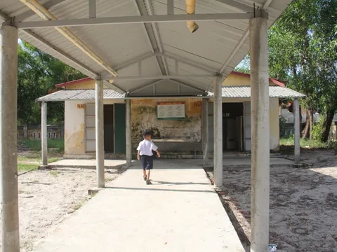 Trường kêu gọi sửa nhà vệ sinh hơn 130 triệu đồng, nhiều phụ huynh phản đối