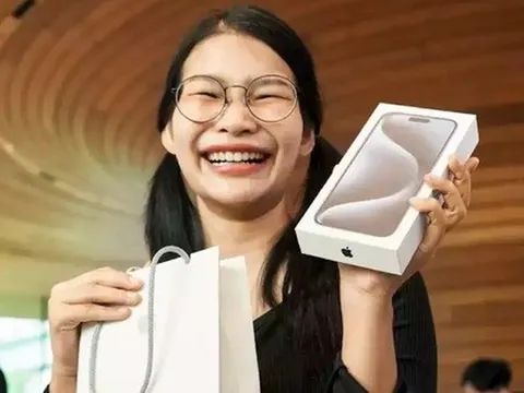 Giá iPhone 15 ở Việt Nam còn "rẻ chán": Đây là quốc gia bán iPhone 15 Pro Max đắt kinh hoàng - Gần 50 triệu