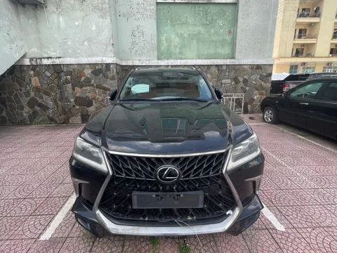 Một công ty ở Hà Tĩnh đấu giá lô xe sang có cả Lexus LX-570, Range Rover giá khởi điểm 10,5 tỷ đồng