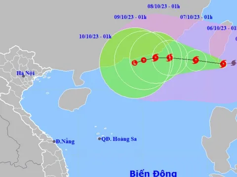 Bão Koinu giật cấp 17, sóng biển cao 6-8 m hướng vào Biển Đông