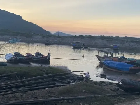 Tìm thấy thi thể bé trai 4 tuổi mất tích trên sông