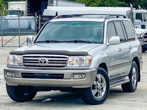 Vì sao nổ lốp trên cao tốc có thể gây lật xe?