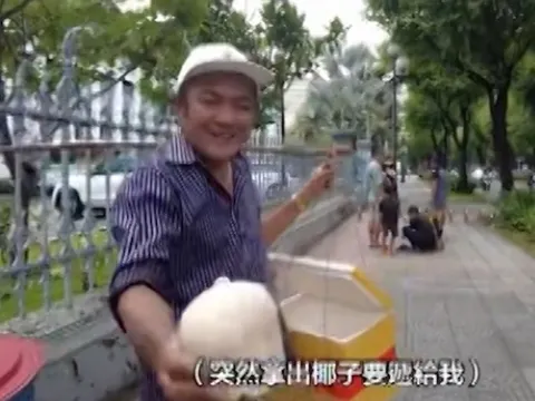 TP Hồ Chí Minh: Lại xuất hiện trái dừa bán cho du khách giá 150.000 đồng?