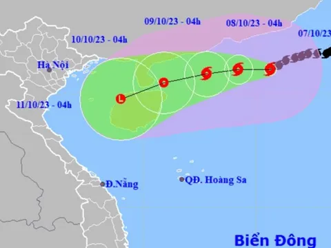Bão số 4 giật cấp 16, sóng biển cao 9 m, Bắc Bộ mưa lớn