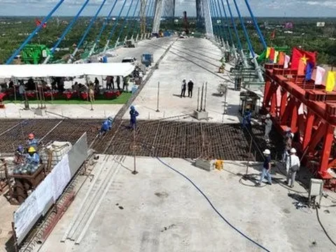 Cầu Mỹ Thuận 2 sẵn sàng chờ hợp long