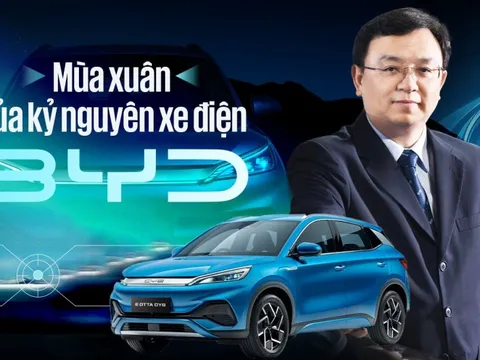 Công ty sắp cho Elon Musk 'ngửi khói': CEO Toyota phải đến tận nhà máy xin bí quyết, founder uống dung dịch làm pin được Warren Buffett rót ngay 232 triệu USD