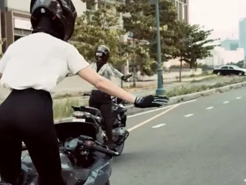 Clip nghi Ngọc Trinh "làm xiếc" trên đường: Xử lý ra sao?