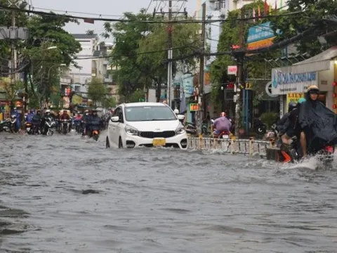 Mùa mưa, tốn tiền sửa xe bị thủy kích