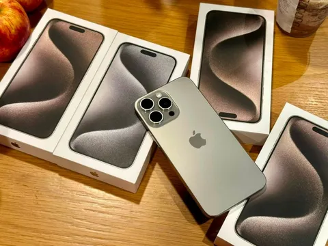 iPhone 15 Pro Max xách tay bất ngờ 'quay xe' tăng giá mạnh tại Việt Nam