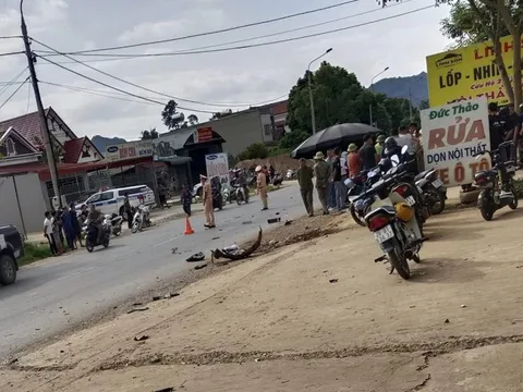 Va chạm xe ôtô bán tải, học sinh lớp 8 tử vong tại chỗ