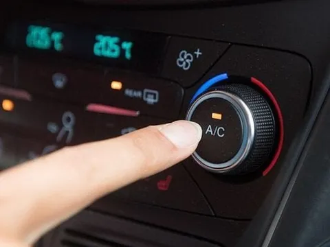 Trước khi tắt máy có nên tắt hệ thống điều hòa ô tô?