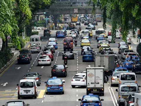 Người dân Singapore mất 10 năm chờ cấp phép lái xe
