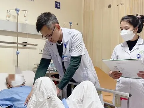 Đề xuất giảm chi “tiền túi” cho người bệnh từ gói BHYT bổ sung