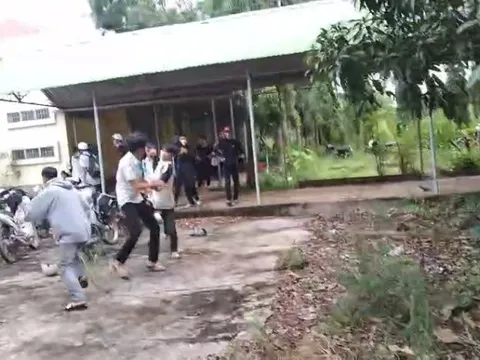 Đắk Lắk: Nam sinh bất ngờ bị nhóm người lao vào đánh tới tấp